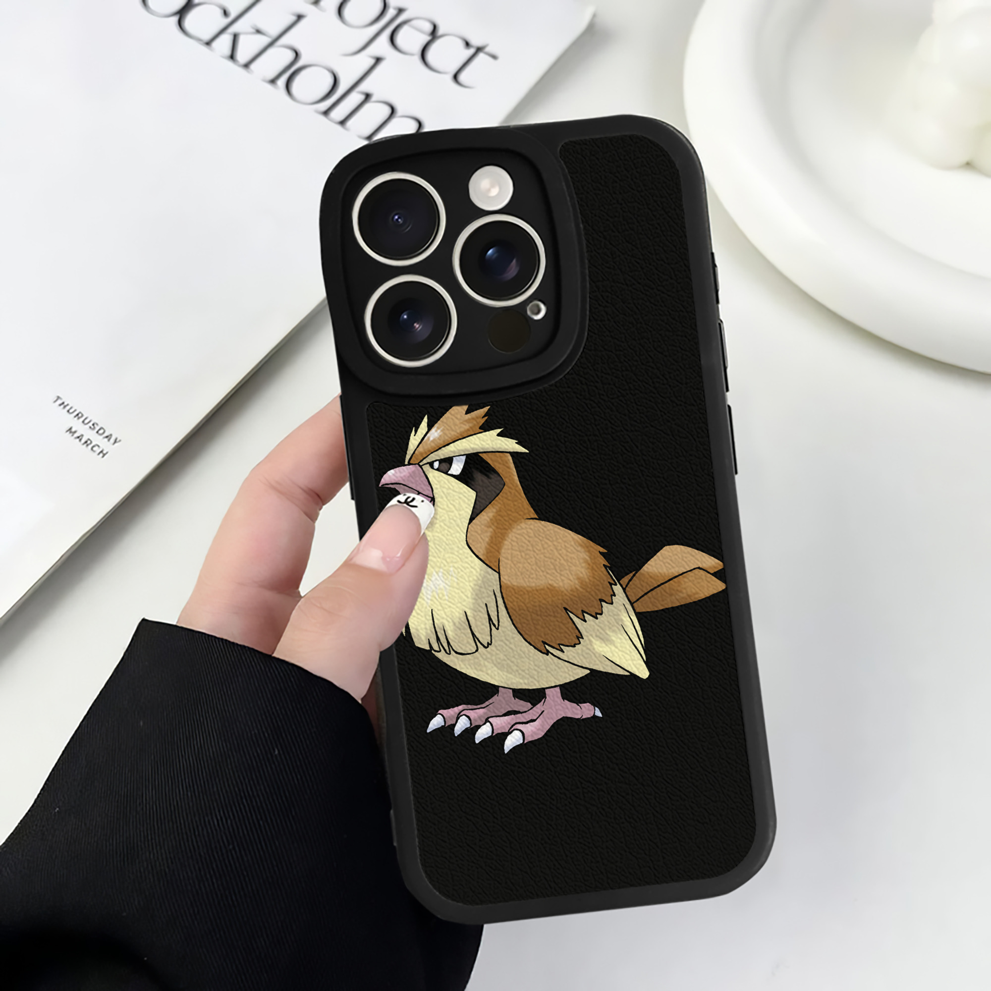 （画像用） ポケットモンスター Pokémon 【iPhone 16シリーズ対応】シリコンスマホケース（レザー調） 材質：シリコン
